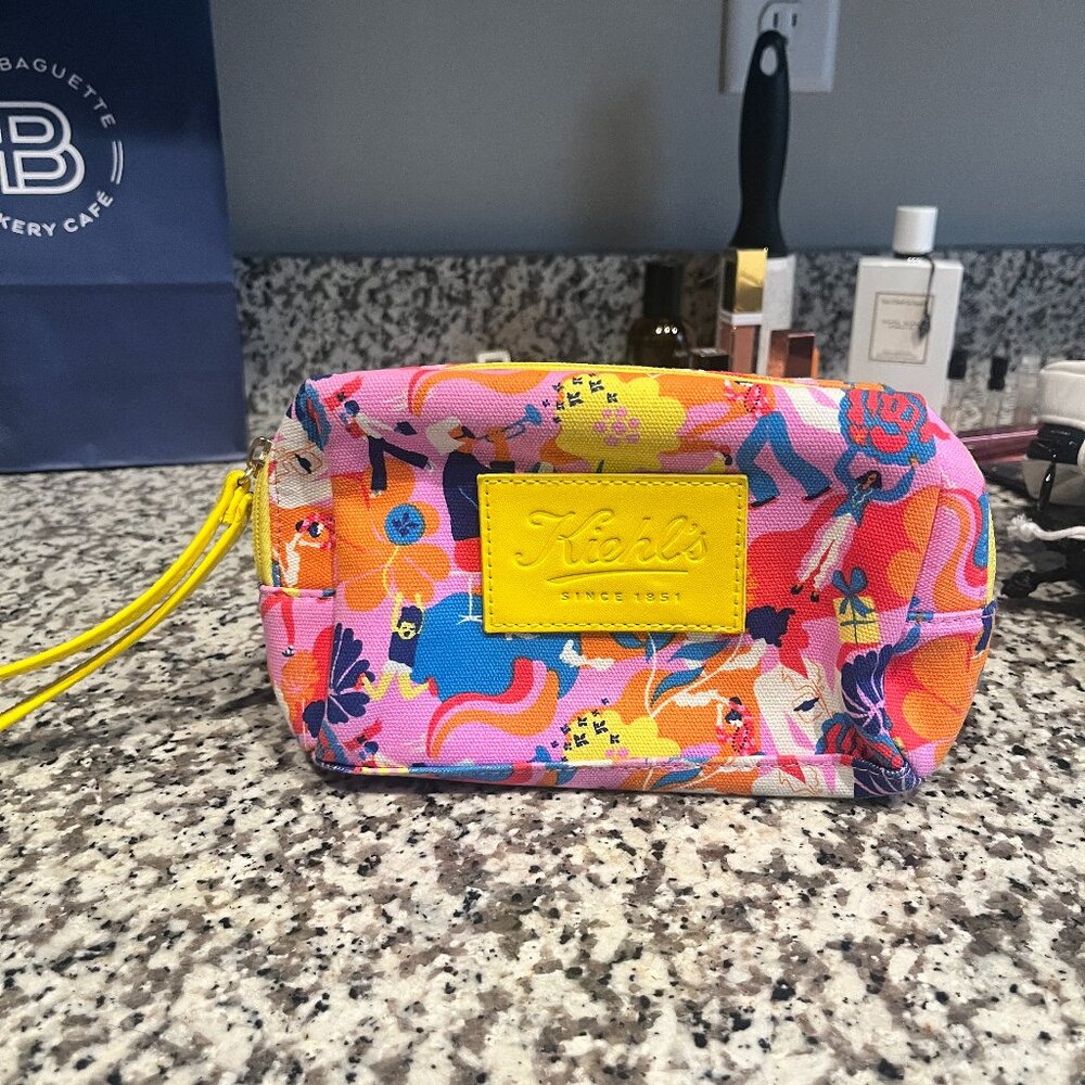 Kiehl's Cosmetic Bag Great Condition